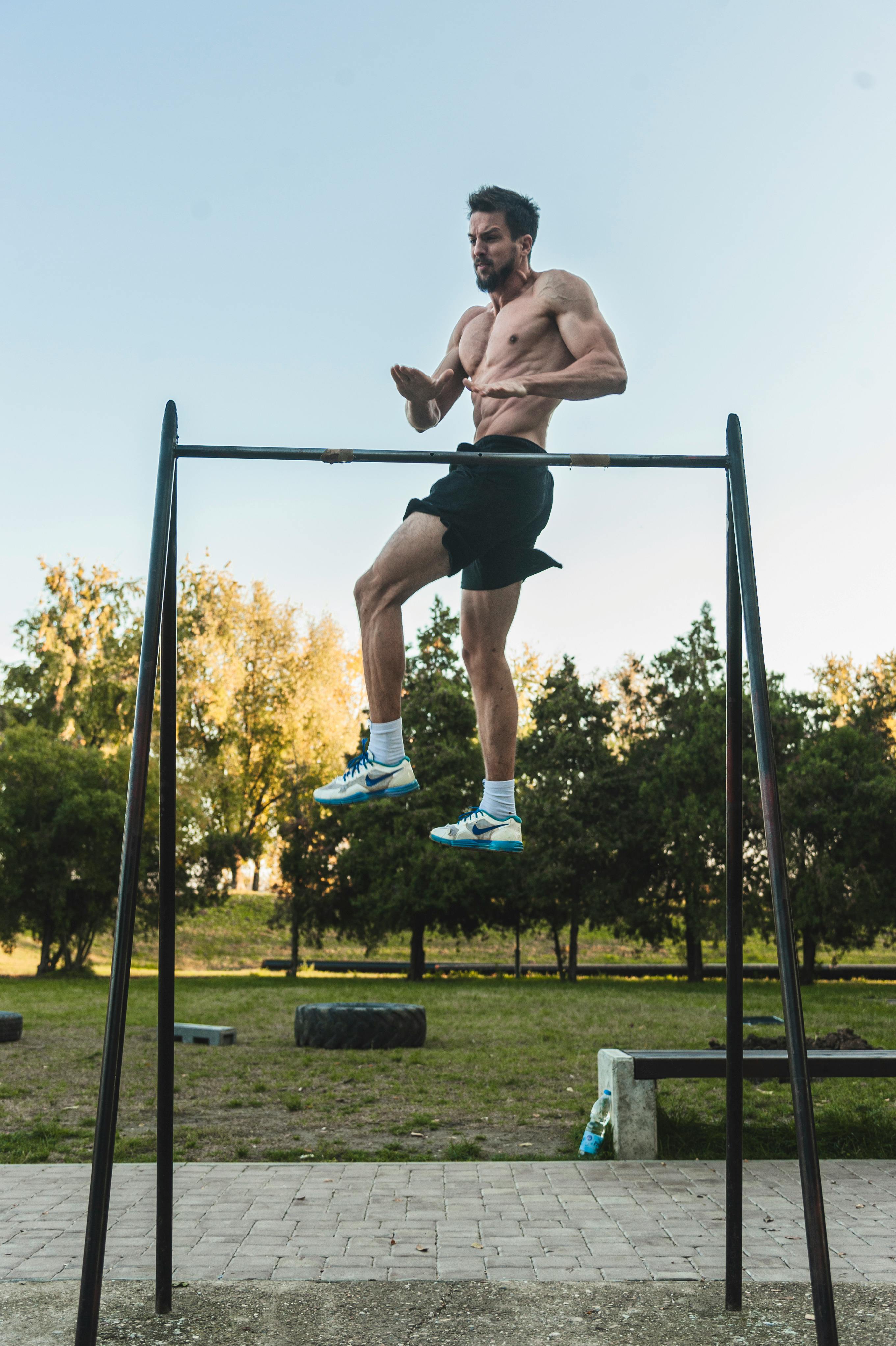 Brusttraining für die Entwicklung des unteren Brustmuskels